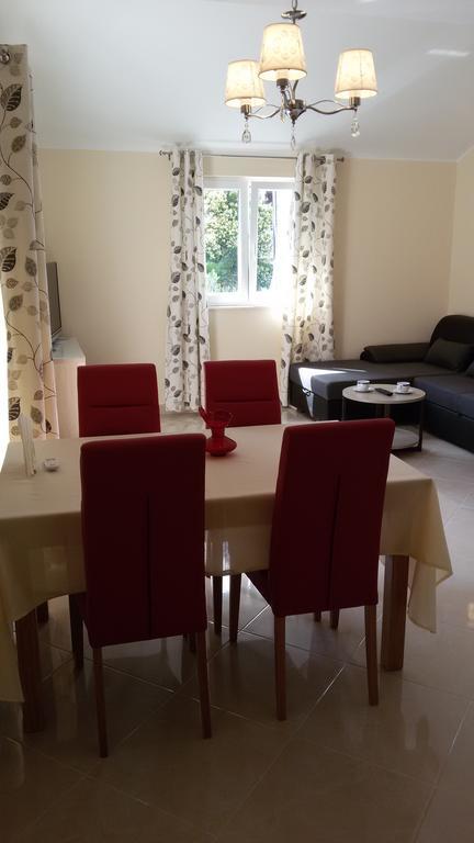 Apartman Viktorija Apartment Vodice Exterior photo